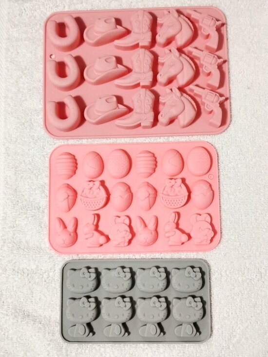 The Unbranded Brand Other - (3) Pc Lot Oven Proof Baking Silicone Molds Hello Kitty Easter Western Cowboy